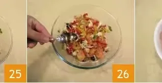 Салат с тунцом, моцареллой и перцем шаг 9