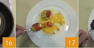 Мексиканский завтрак с яйцами и лепешкой на сковороде - шаг 6